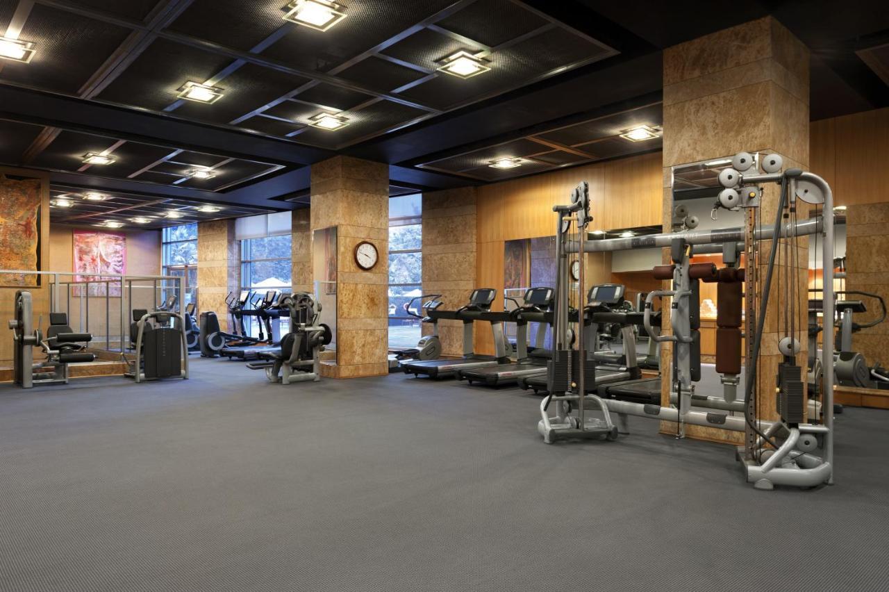 Grand Hyatt Mumbai Hotel And Residences Екстер'єр фото The gym at the 100 East 53rd Street location