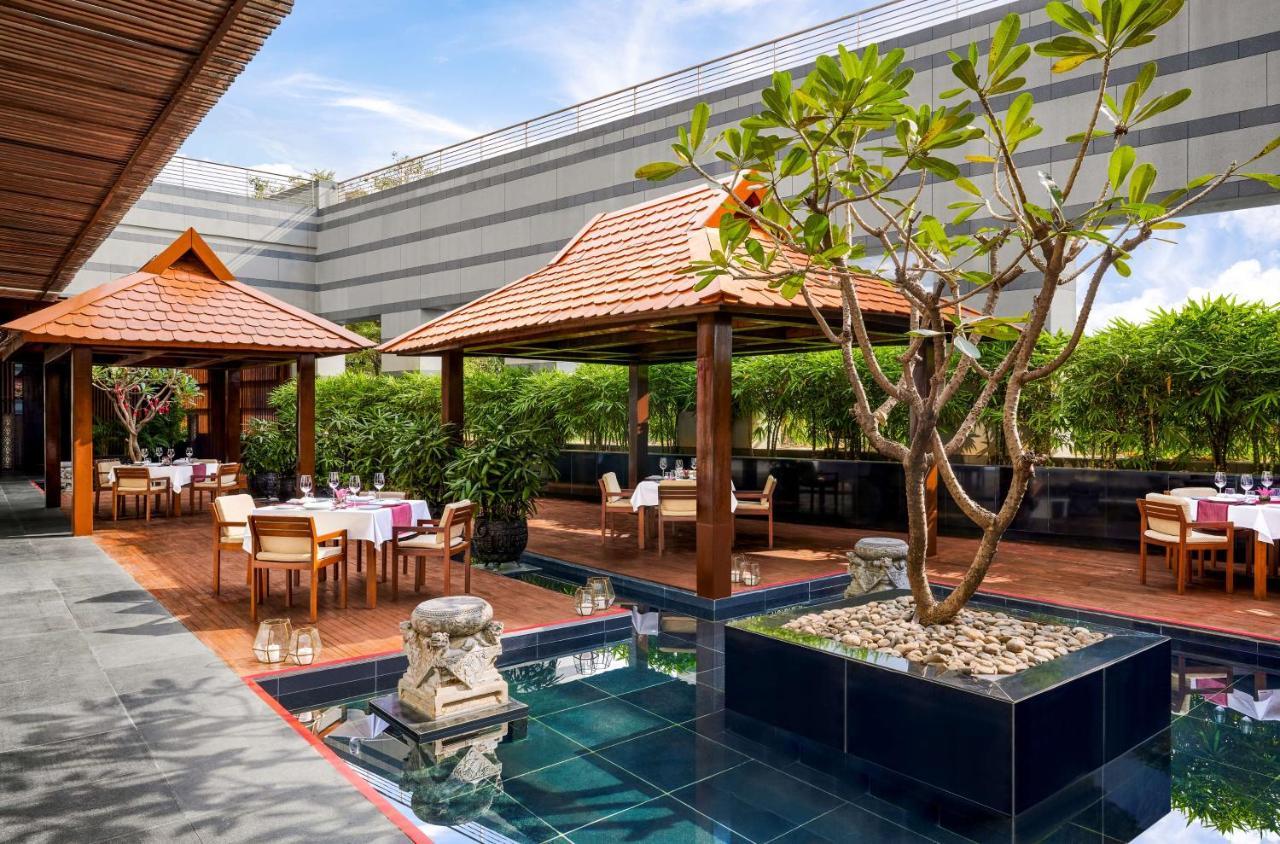 Grand Hyatt Mumbai Hotel And Residences Екстер'єр фото The Royal Thai Cuisine Restaurant