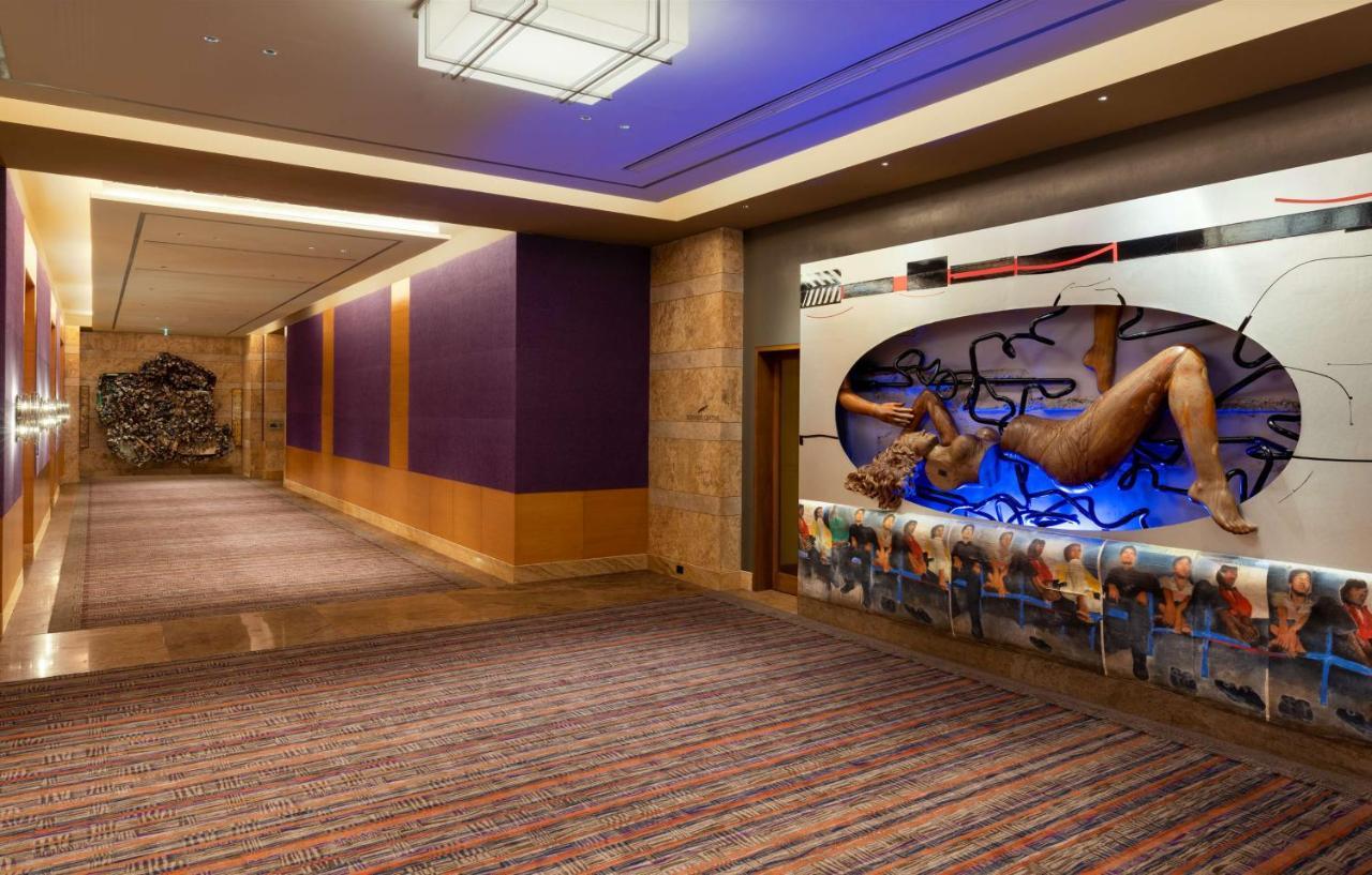 Grand Hyatt Mumbai Hotel And Residences Екстер'єр фото The hallway of the Hard Rock Hotel