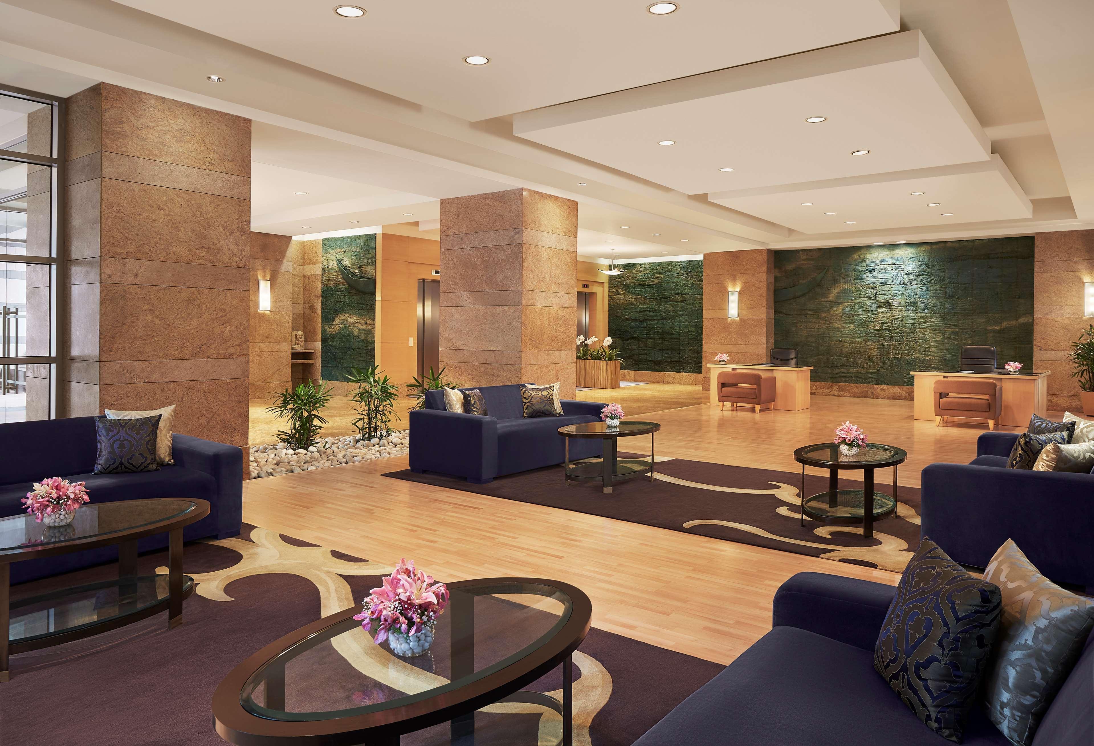 Grand Hyatt Mumbai Hotel And Residences Екстер'єр фото Lobby