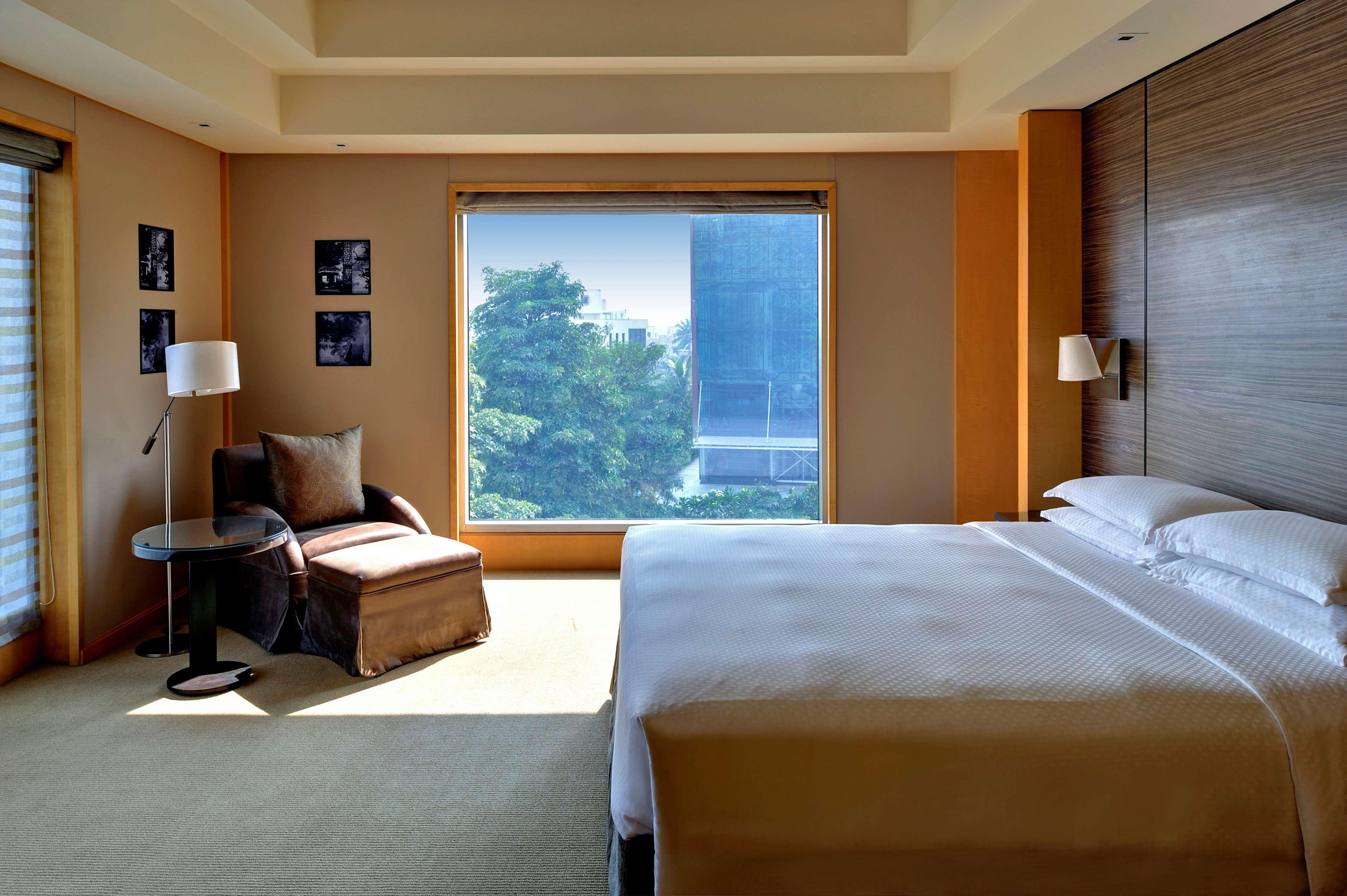 Grand Hyatt Mumbai Hotel And Residences Екстер'єр фото Deluxe Room