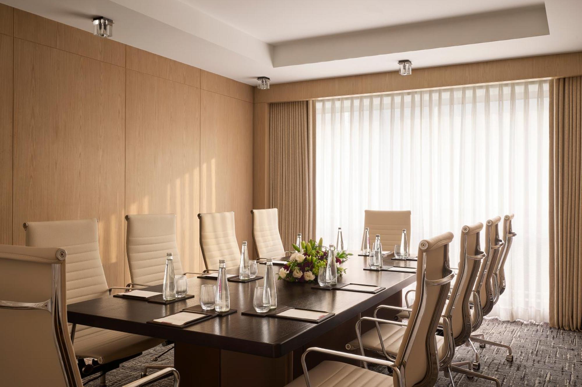 Grand Hyatt Mumbai Hotel And Residences Екстер'єр фото Meeting room