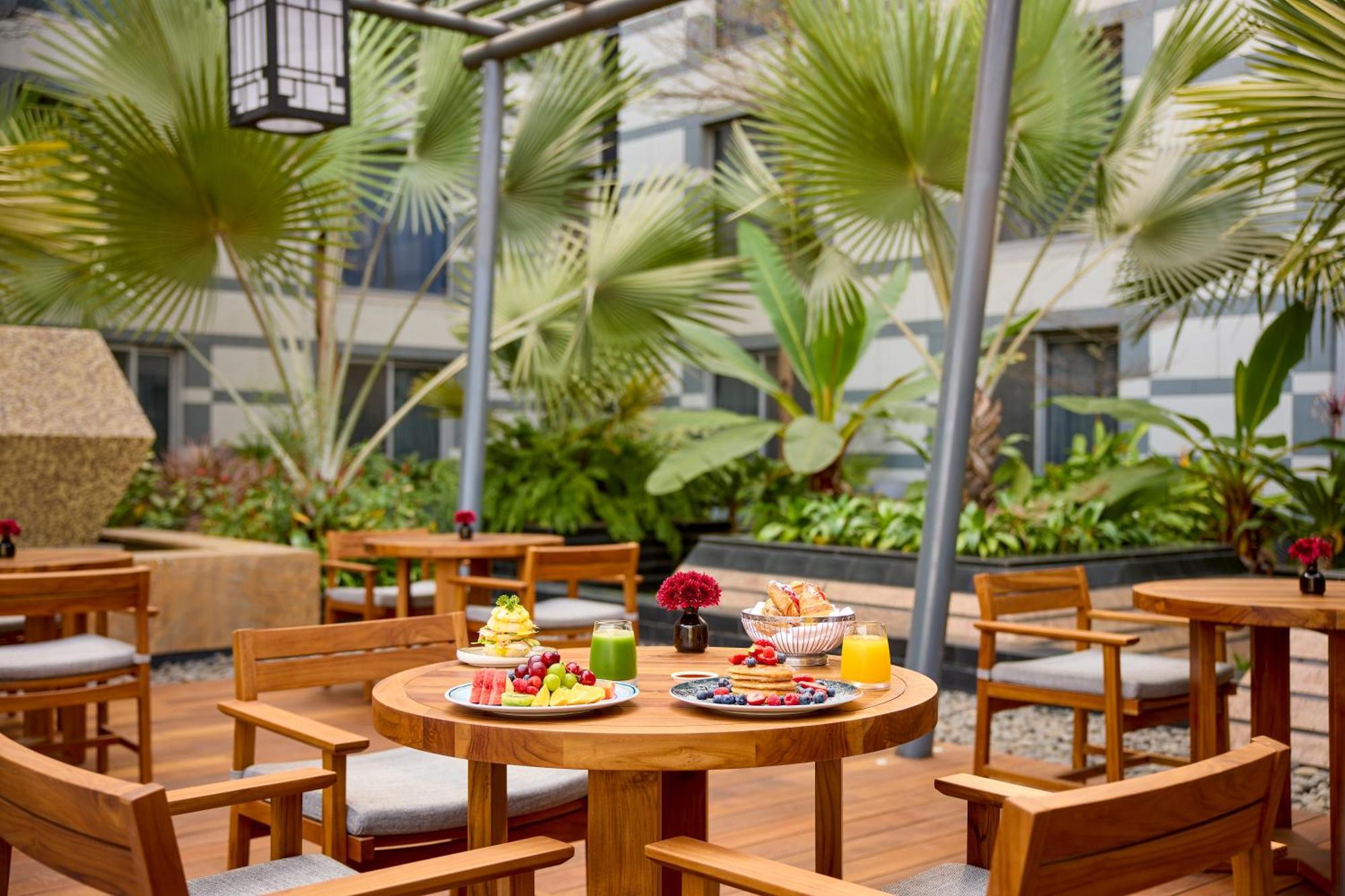 Grand Hyatt Mumbai Hotel And Residences Екстер'єр фото The Terrace